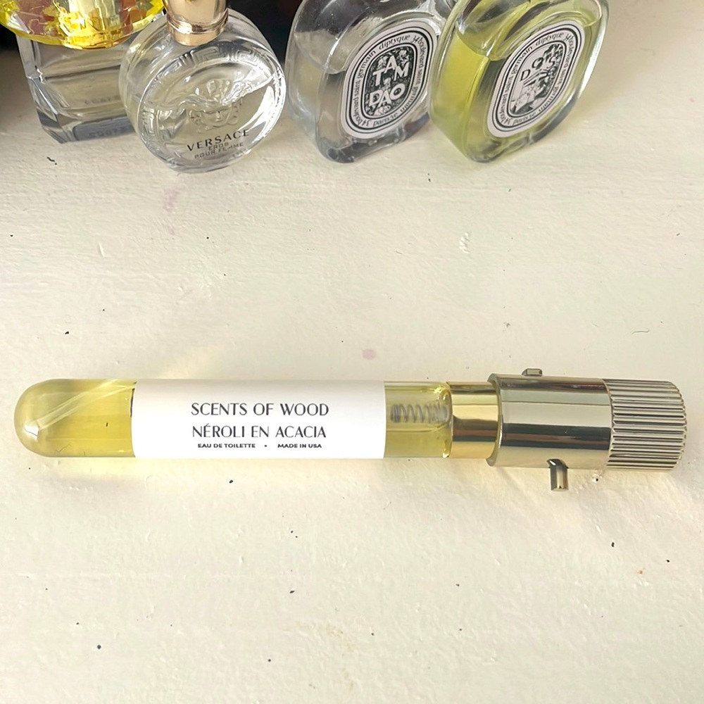 Scents of Wood Neroli in Acacia perfume scentbird